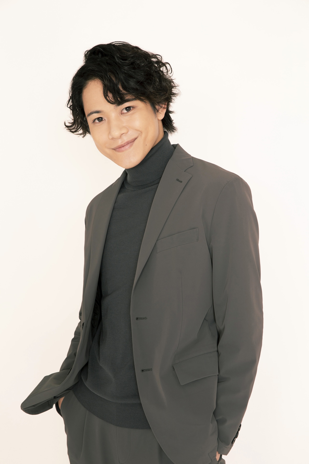 岩谷翔吾演じる星神リュウジ。
