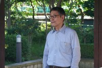 「はい、泳げません」