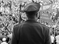 「親愛なる同志たちへ」