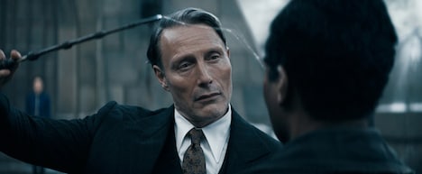 「ファンタスティック・ビーストとダンブルドアの秘密」より、マッツ・ミケルセン演じるグリンデルバルド。