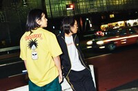 アニメ「オッドタクシー」オリジナルグッズの着用イメージ。