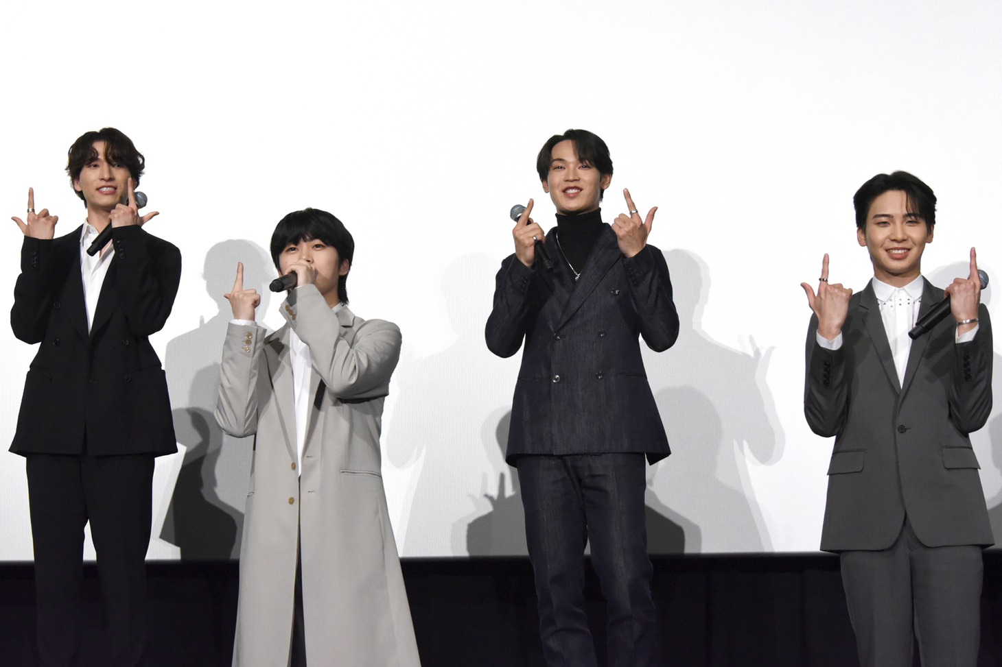 全員そろって「Go to the TOP! JO1です！」と挨拶したJO1。
