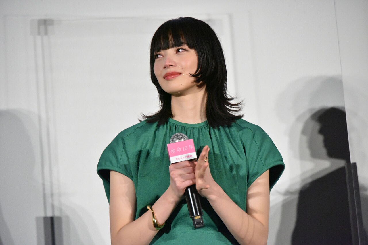 小松菜奈 - 「余命10年」坂口健太郎が小松菜奈たたえる「言葉に