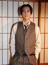 直治役の奥野壮。