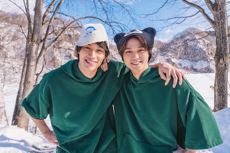 左から鈴木伸之、磯村勇斗。