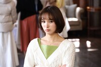 関水渚演じる森川紗英。