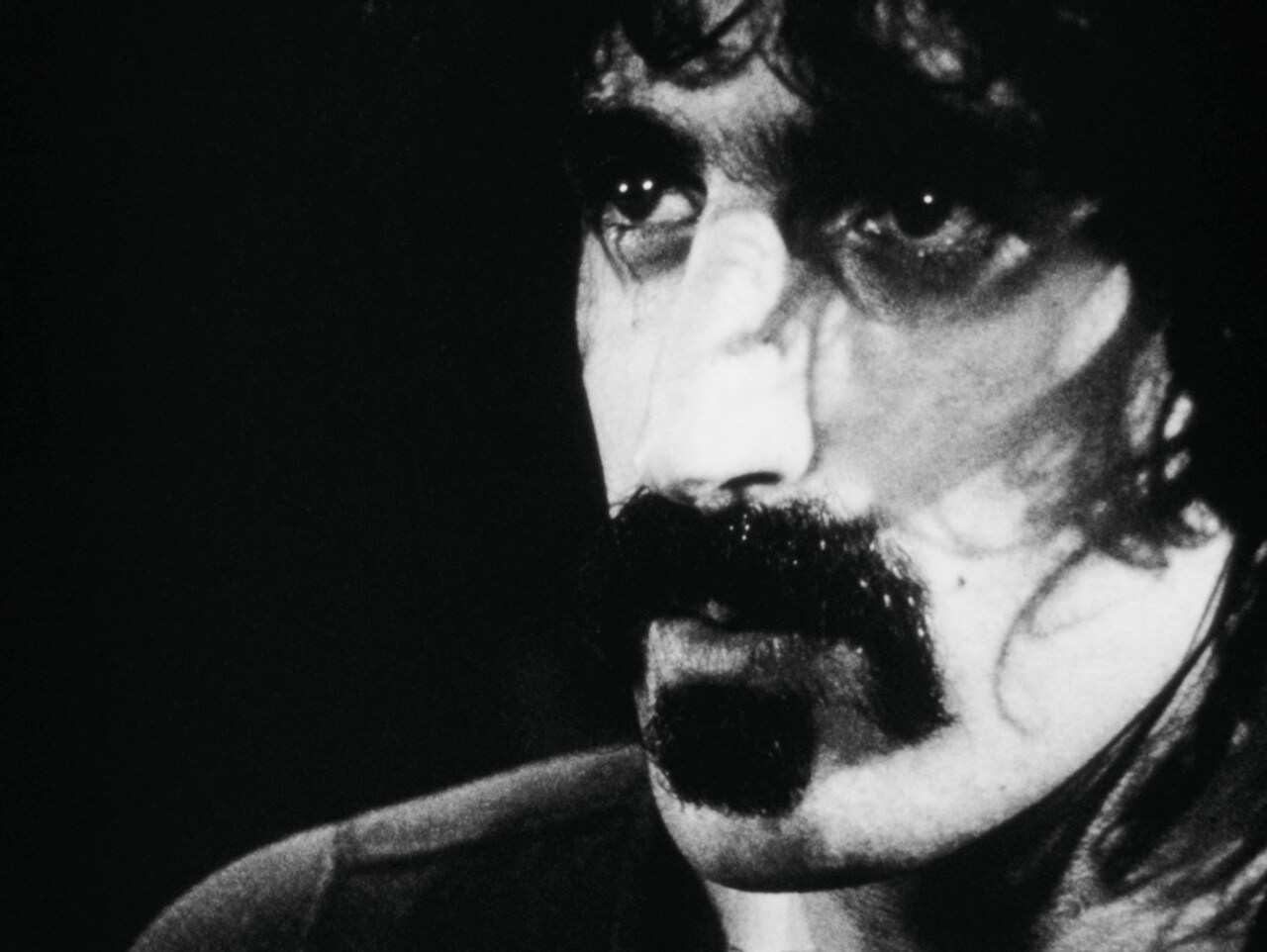 フランク・ザッパの演奏シーンやインタビュー収めた「ZAPPA」予告解禁