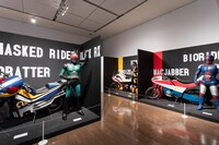 「生誕50周年記念 THE仮面ライダー展」内覧の様子。