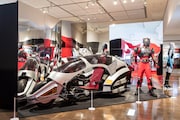 「生誕50周年記念 THE仮面ライダー展」内覧の様子。
