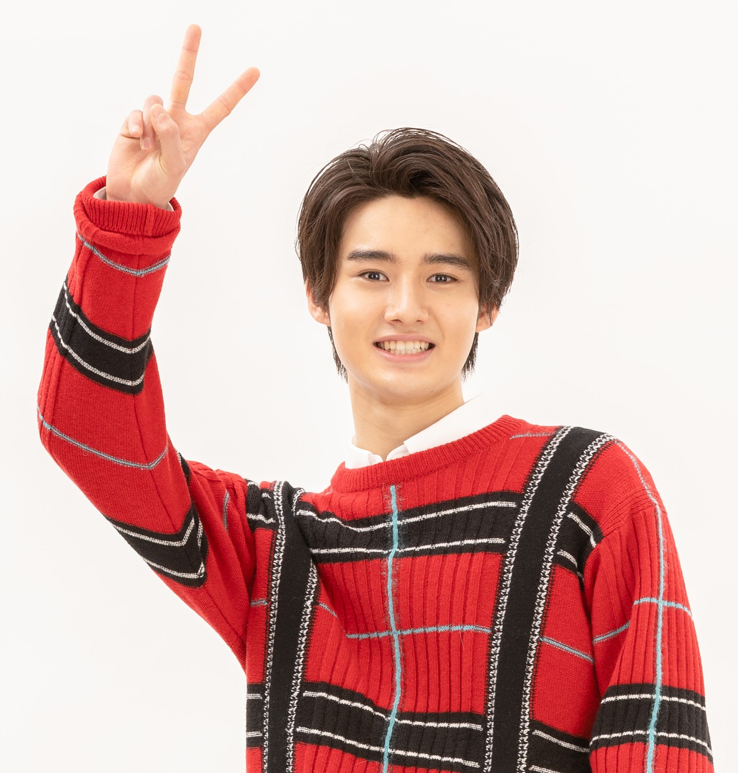 藤岡真威人