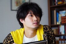 「劇場版 きのう何食べた？」より磯村勇斗。 (c)2021 劇場版「きのう何食べた？」製作委員会 (c)よしながふみ／講談社