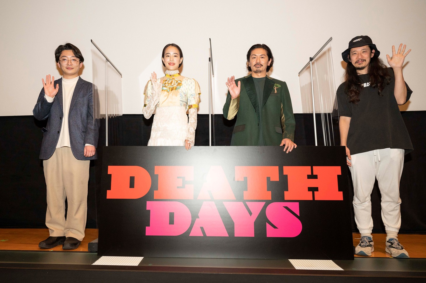 「DEATH DAYS」公開記念舞台挨拶の様子。