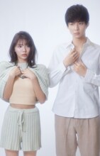 左から川津明日香、鈴木仁。