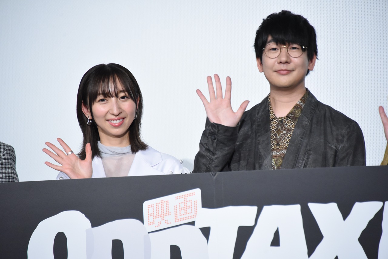 「映画 オッドタクシー イン・ザ・ウッズ」完成披露試写会の様子。左から飯田里穂、花江夏樹。