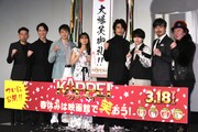 「KAPPEI カッペイ」初日舞台挨拶の様子。左から平野隆、大貫勇輔、山本耕史、上白石萌歌、伊藤英明、西畑大吾、小澤征悦、古田新太。