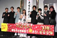 「KAPPEI カッペイ」初日舞台挨拶の様子。左から平野隆、大貫勇輔、山本耕史、上白石萌歌、伊藤英明、西畑大吾、小澤征悦、古田新太。