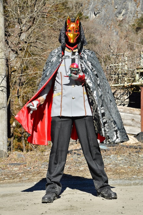 立花慎之介が声を当てるDr.イオカル。