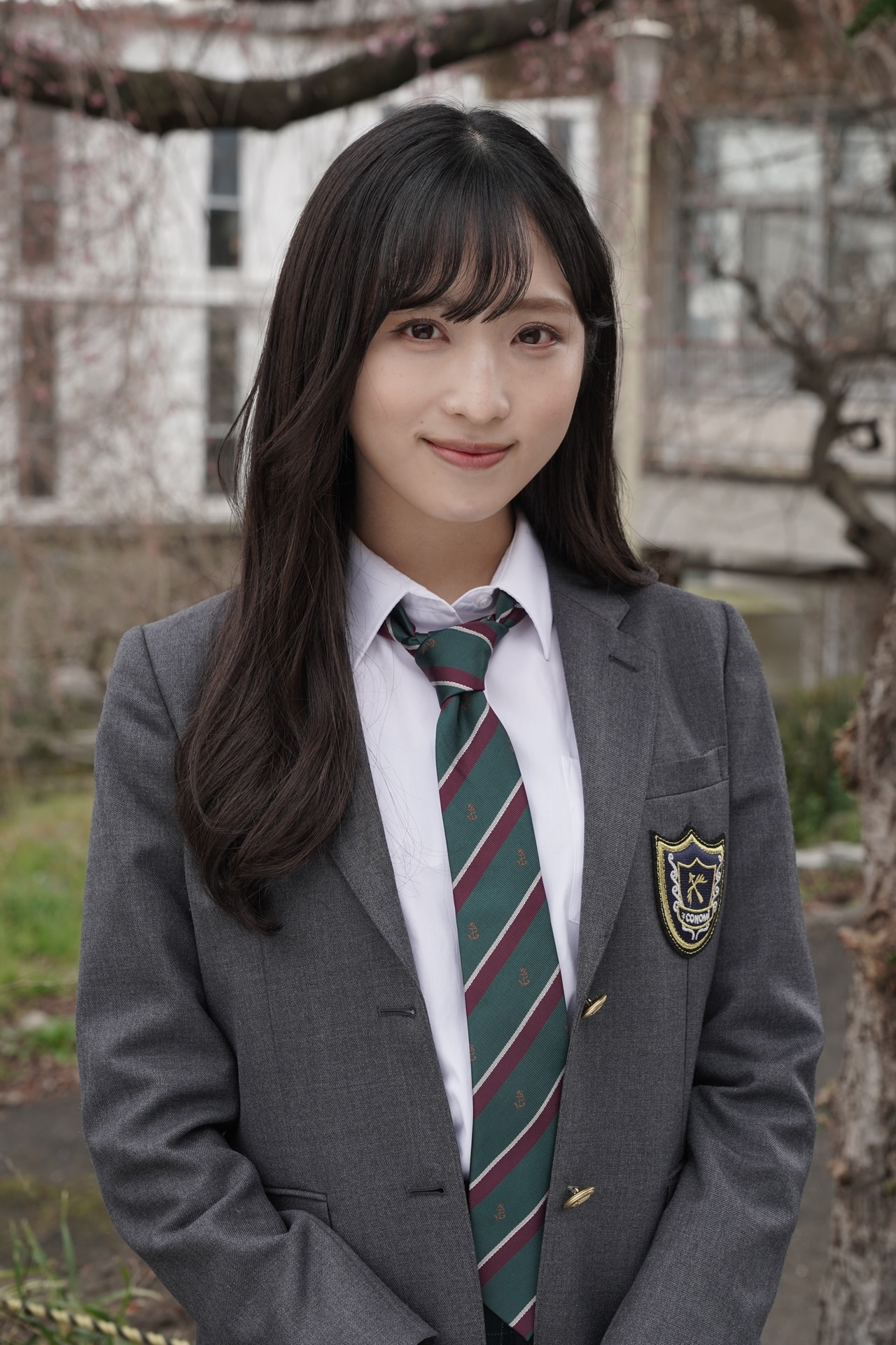 小栗有以演じる依麻。