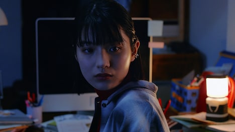 「こっそり どこかに」より、蒔田彩珠。