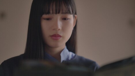 「しびと」より、石井杏奈。