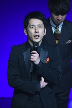 「“ノンストップファミリーエンターテインメント”の意味はわからない」と元気よく語った二宮和也。