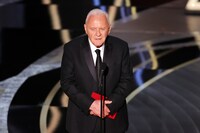 主演女優賞のプレゼンターを務めたアンソニー・ホプキンス。（Getty Images）