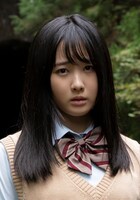 女子高生・宮崎明日香を演じる本田望結。