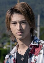 乱暴な男・岸翔太を演じる木原瑠生。