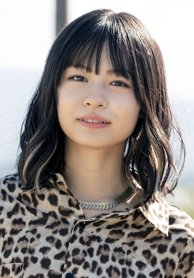 ギャル・松井美紀を演じる莉子。