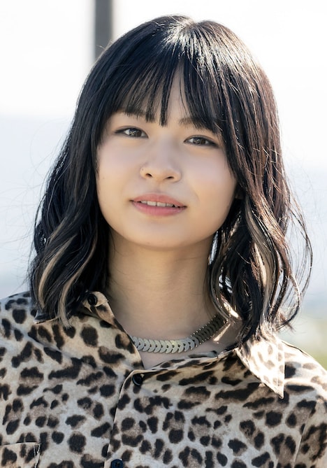 ギャル・松井美紀を演じる莉子。