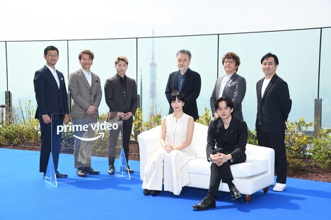 前列左から水川あさみ、池松壮亮。後列左から児玉隆志、上田晋也、井上尚弥、黒沢清、三木孝浩、早川敬之。