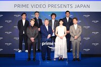 Prime Videoの戦略・ラインアップ発表会に登壇したビートたけし（前列左から2人目）と、この発表会でMCを務めたくりぃむしちゅー上田（前列右端）。