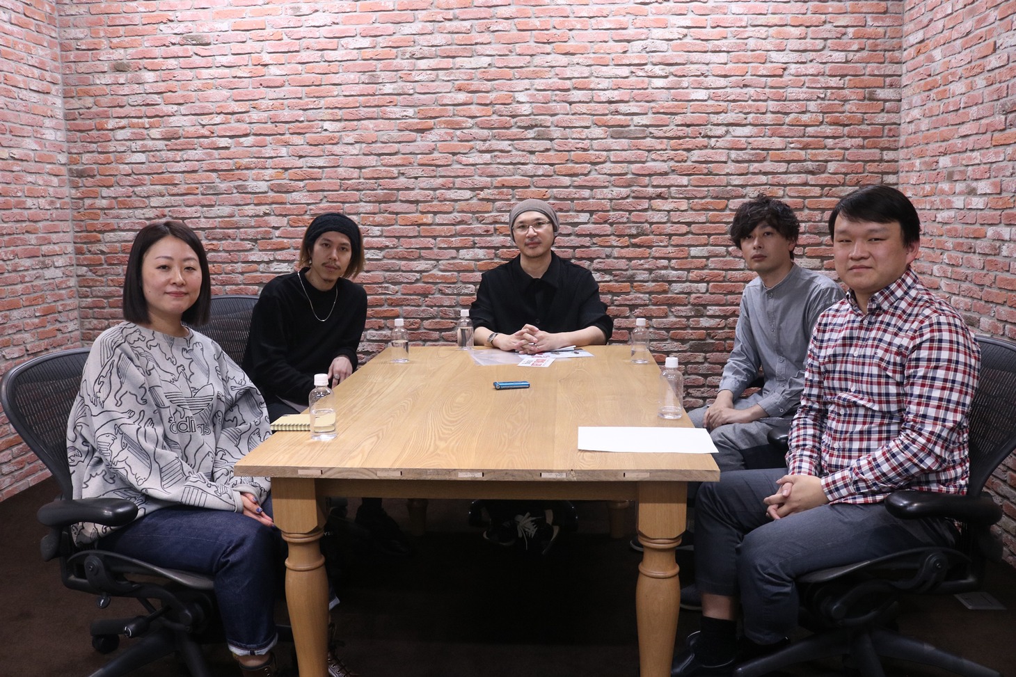 左から月永理絵、折田侑駿、森直人、SYO、徐昊辰。