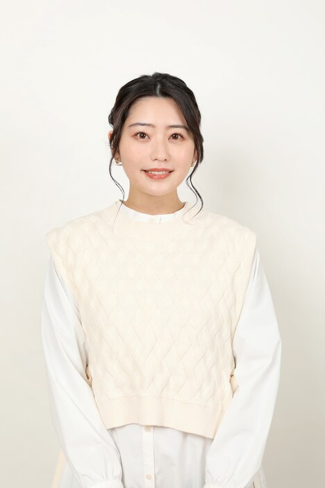 林姫乃役の冨手麻妙。