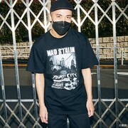 爆裂都市 BURST CITY Tシャツ MAD STALIN Ver.の着用イメージ。（税込3850円）