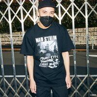 爆裂都市 BURST CITY Tシャツ MAD STALIN Ver.の着用イメージ。（税込3850円）