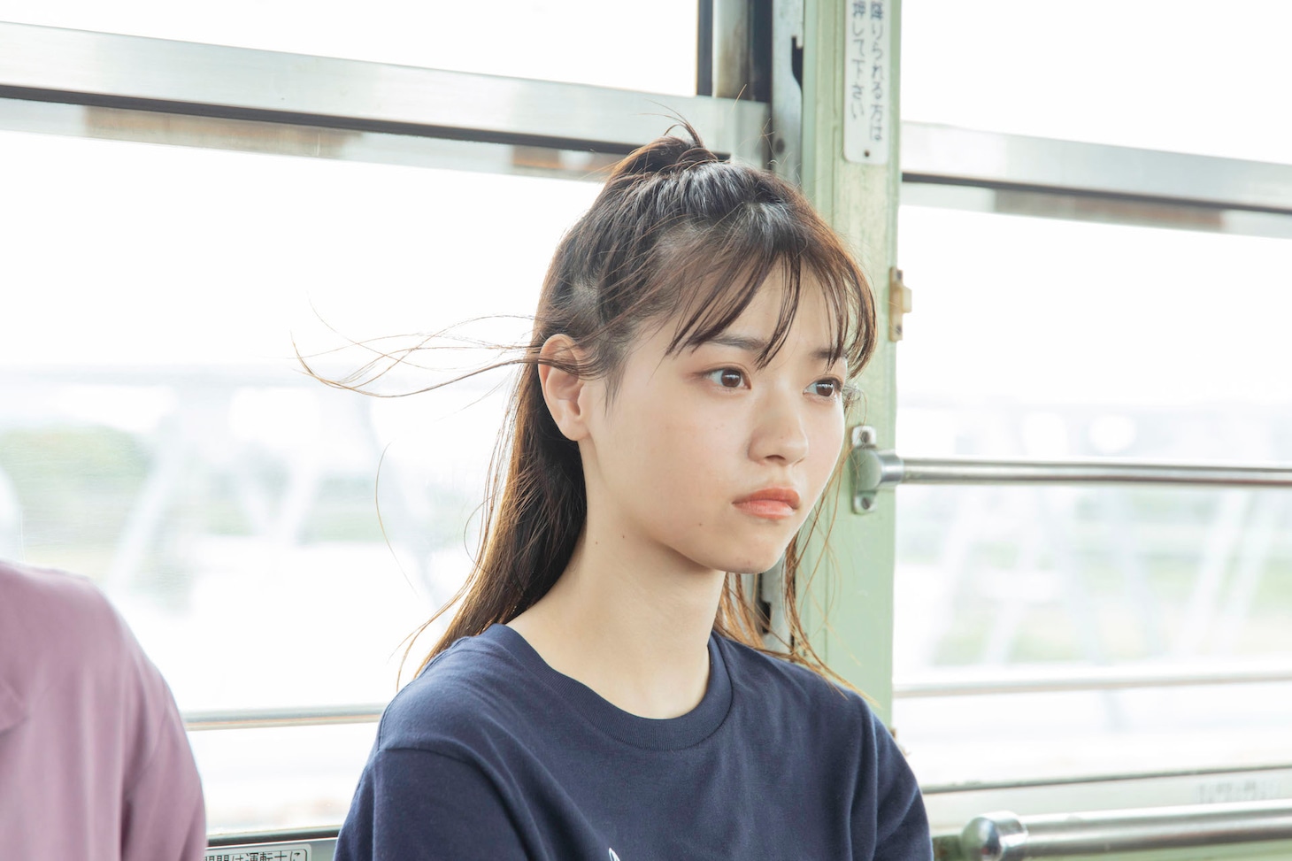 「恋は光」より、西野七瀬演じる北代。