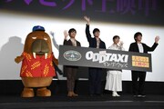 左から小戸川、古川慎、花江夏樹、飯田里穂、木下麦監督。