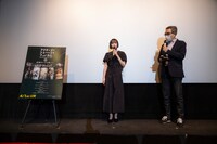 左から玉城ティナ、小室秀一。