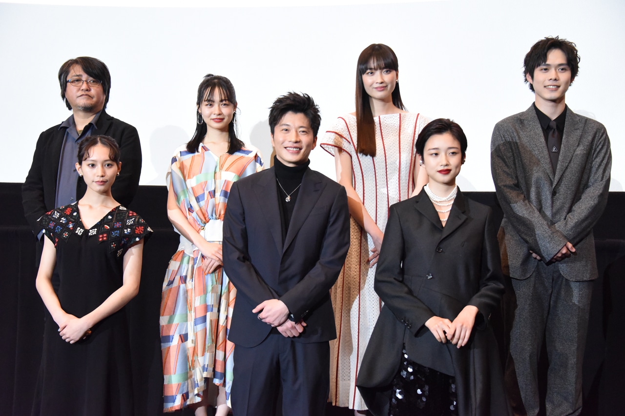 「女子高生に殺されたい」公開記念舞台挨拶の様子。前列左から南沙良、田中圭、河合優実。後列左から城定秀夫、莉子、茅島みずき、細田佳央太。