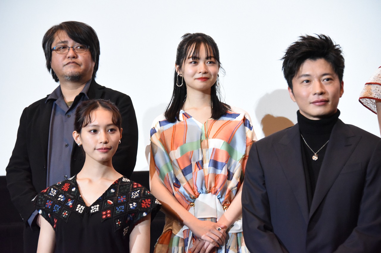 「女子高生に殺されたい」公開記念舞台挨拶の様子。