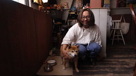 曽我部恵一と愛犬・小春。