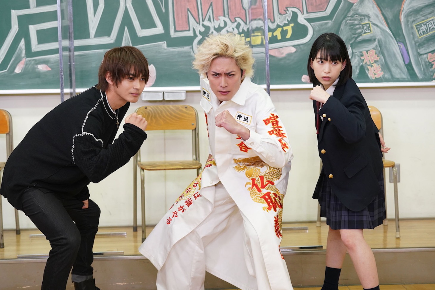 「ナンバMG5」生配信イベントの様子。左から神尾楓珠、間宮祥太朗、森川葵。