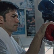 日本の“義足のボクサー”がプロになるため海外へ、ブリランテ・メンドーサ新作が公開