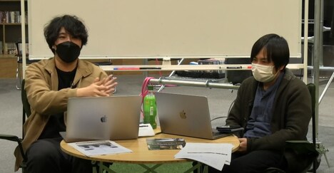 「HITOKADO 映画製作セミナー ~インディーズ映画を作って届けるまで~」第1回の様子。左から藤元明緒、渡邉一孝。