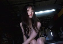 大久保桜子写真集「Luna」より。