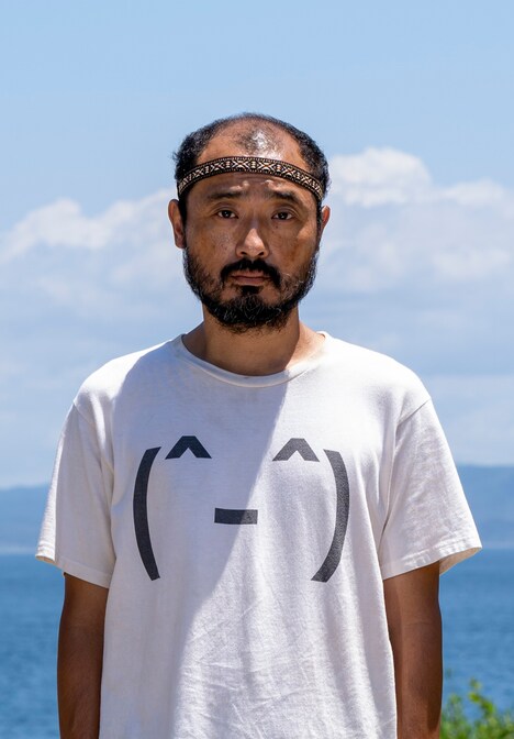 議長役の宇野祥平。