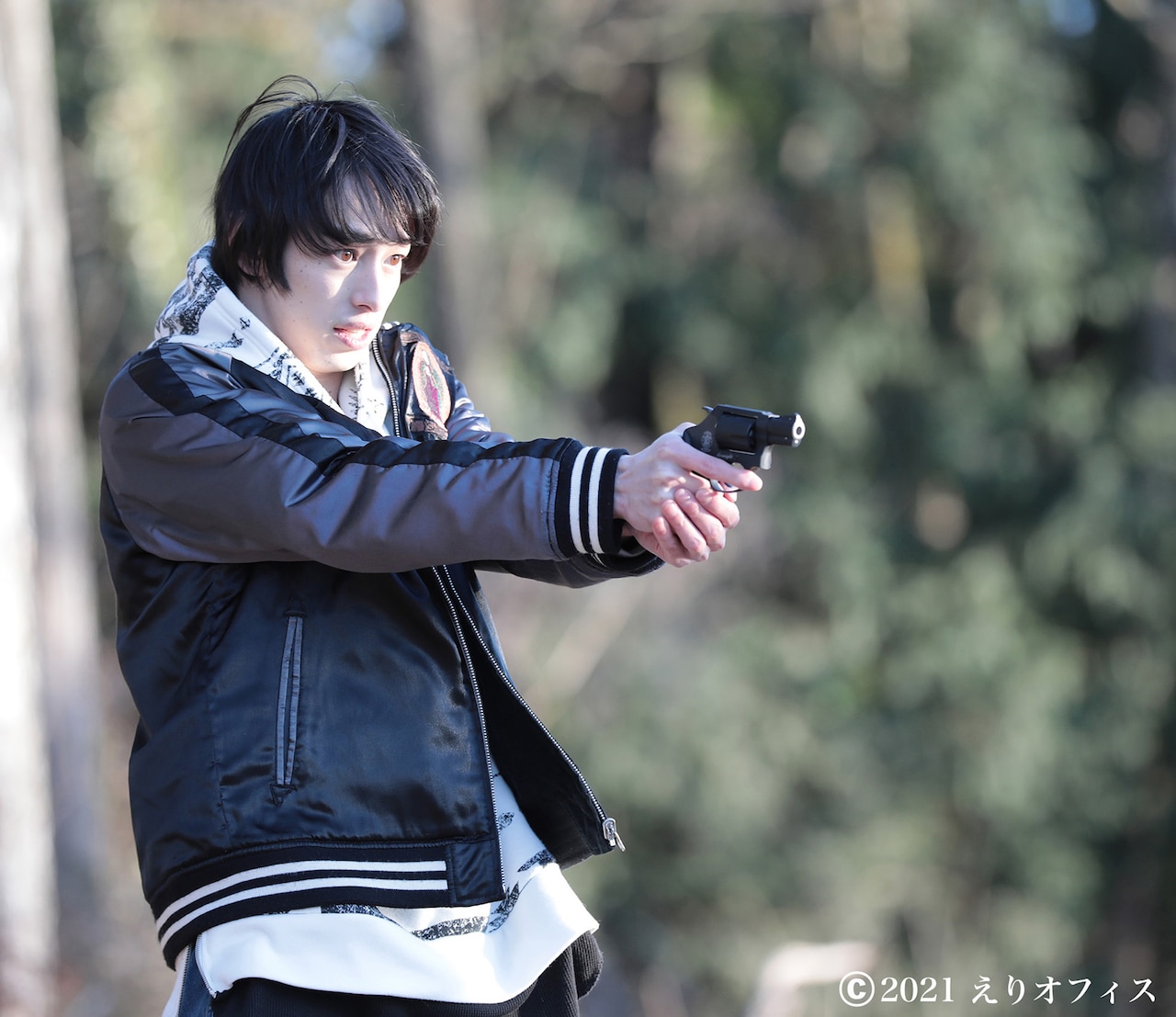 杉江大志の主演作「てっぽうだま」上映会が明日開催、敵対組織を襲撃する男たち描く