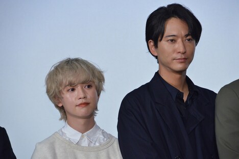 左からゆうたろう、浅香航大。