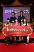 前列左から池谷のぶえ、小芝風花、松本まりか。後列左から毎熊克哉、大倉孝二。